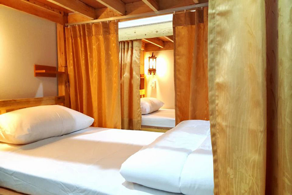 The Sun Hostel 치앙마이 외부 사진
