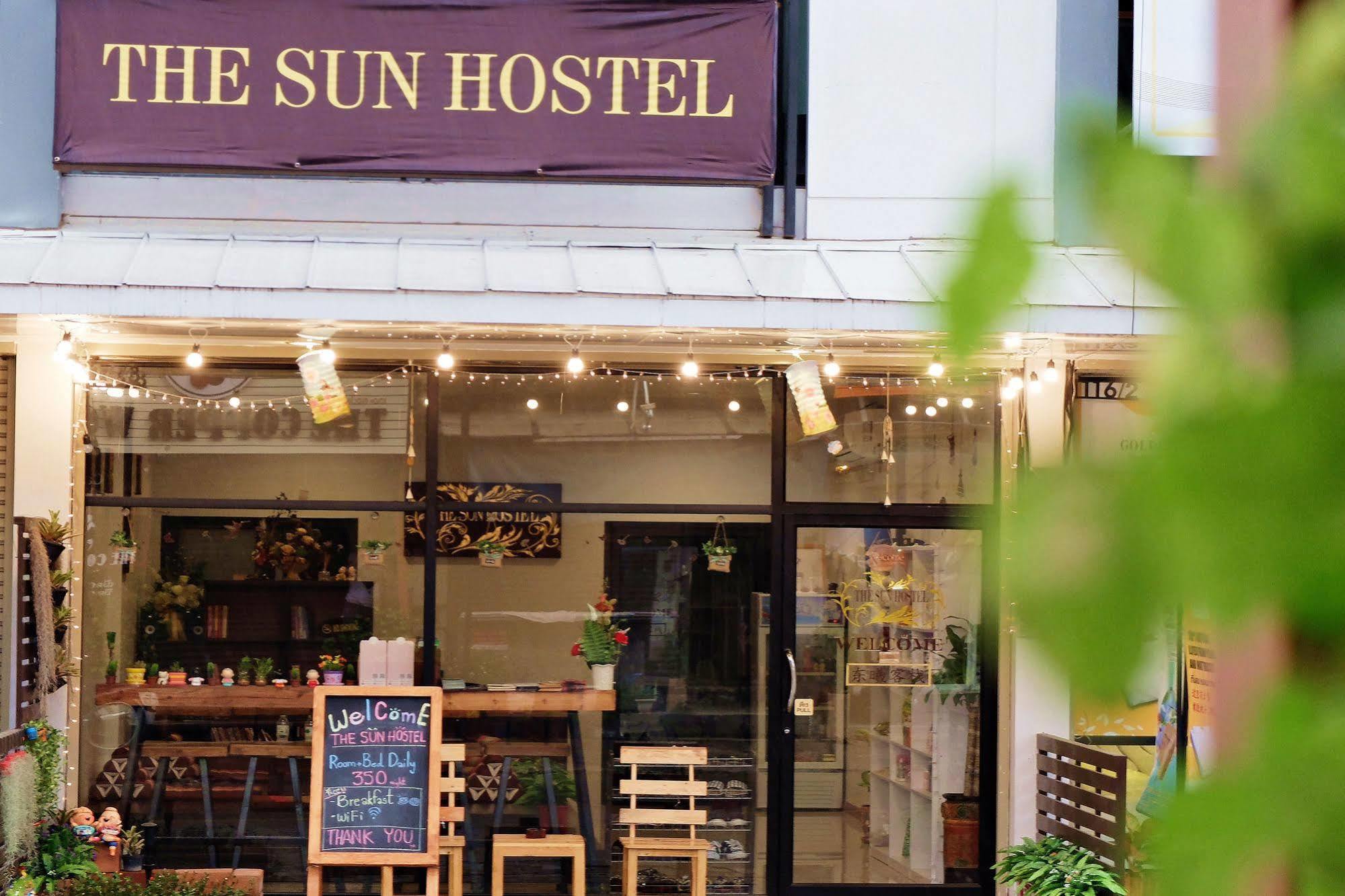 The Sun Hostel 치앙마이 외부 사진