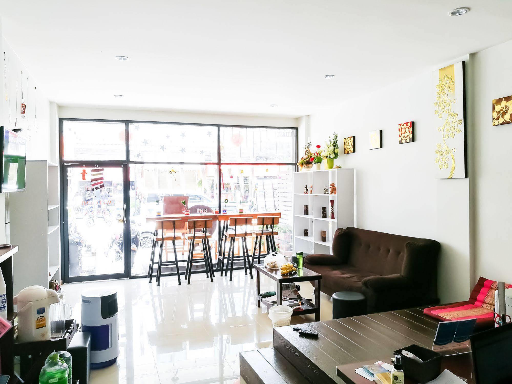 The Sun Hostel 치앙마이 외부 사진